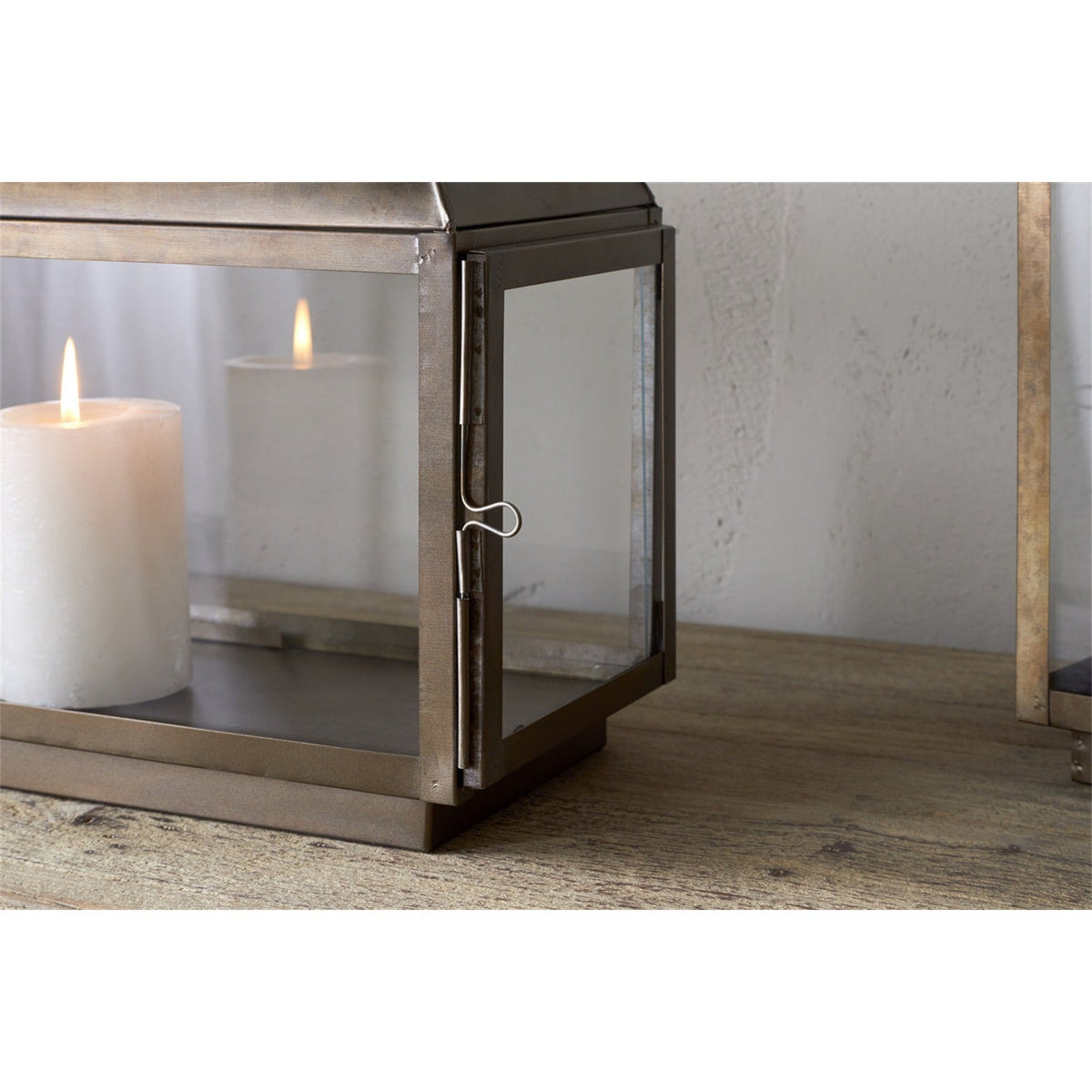 Kiwanda Wide Glass Lantern - Antique Brass