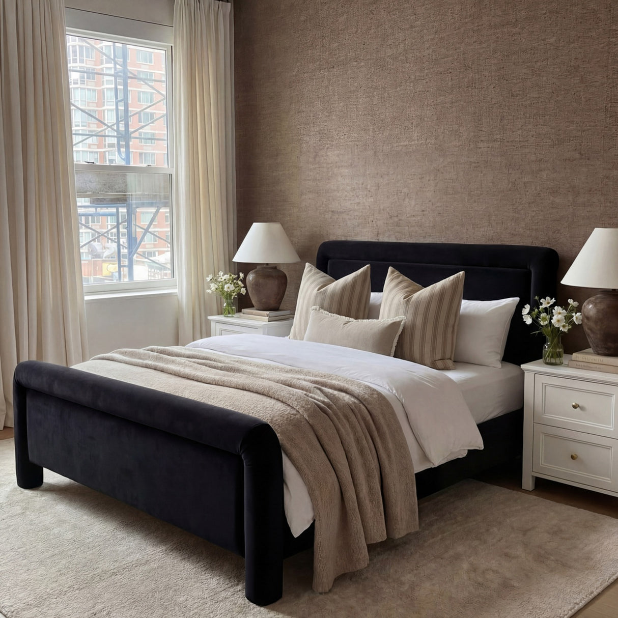 Leonnie King Size Bed Frame - Black