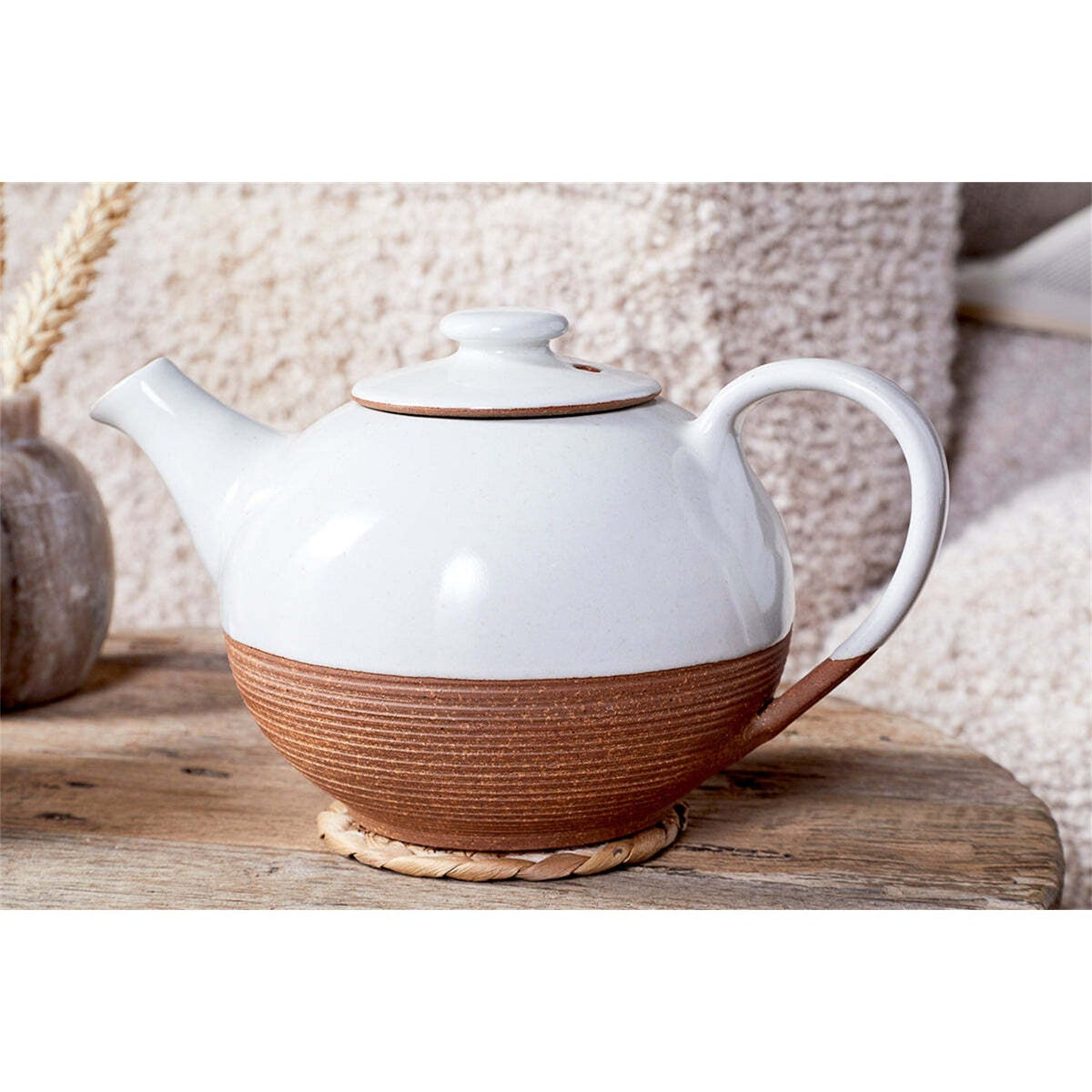 Mali Ribbed Teapot - White & Terracotta