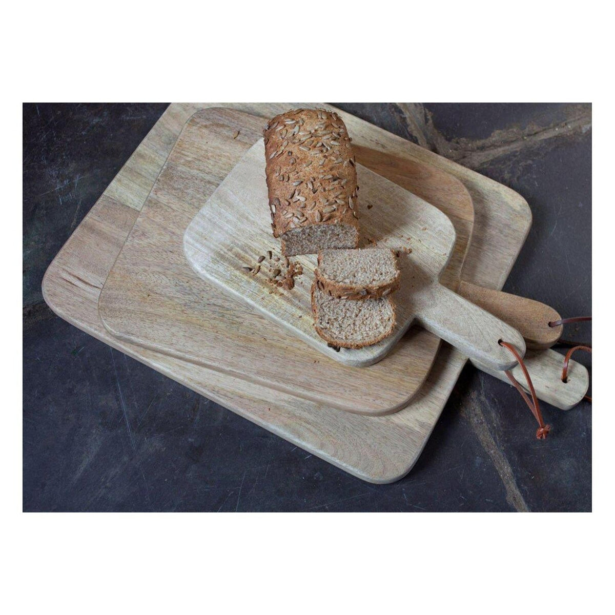 Niju Medium Mango Wood Chopping Board - Natural
