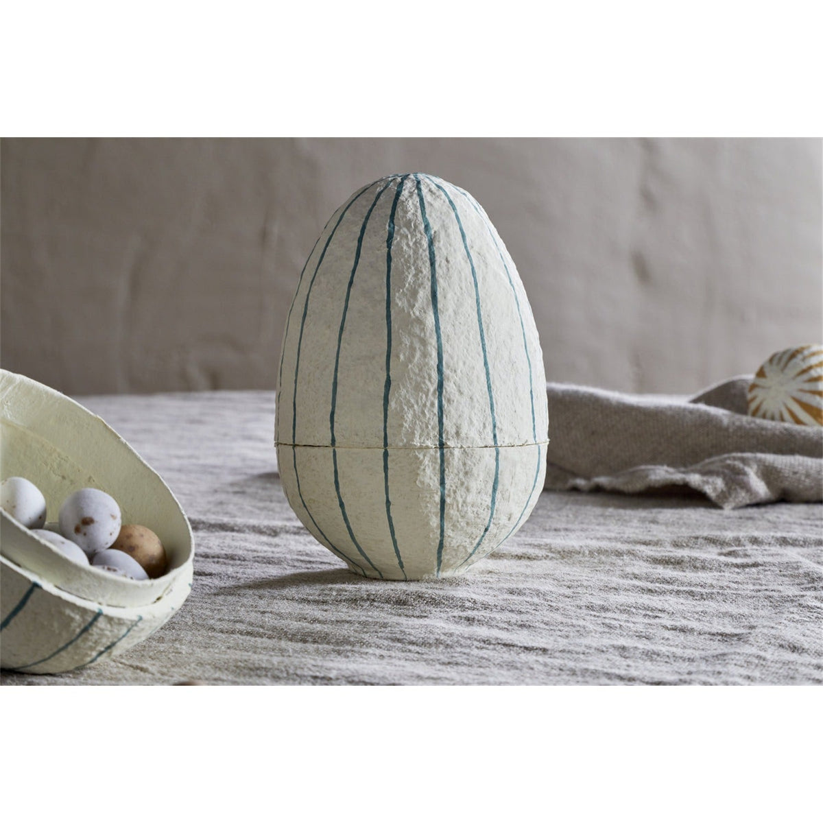 Surya Opening Egg Easter Decoration - Teal & Cream