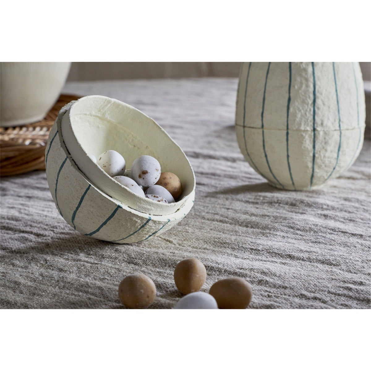 Surya Opening Egg Easter Decoration - Teal & Cream