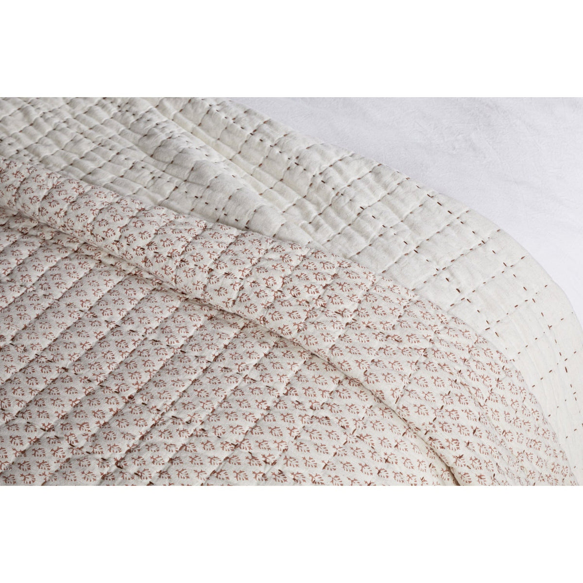 Peplu 220 x 140cm Cotton & Linen Quilted Bedspread - Rust