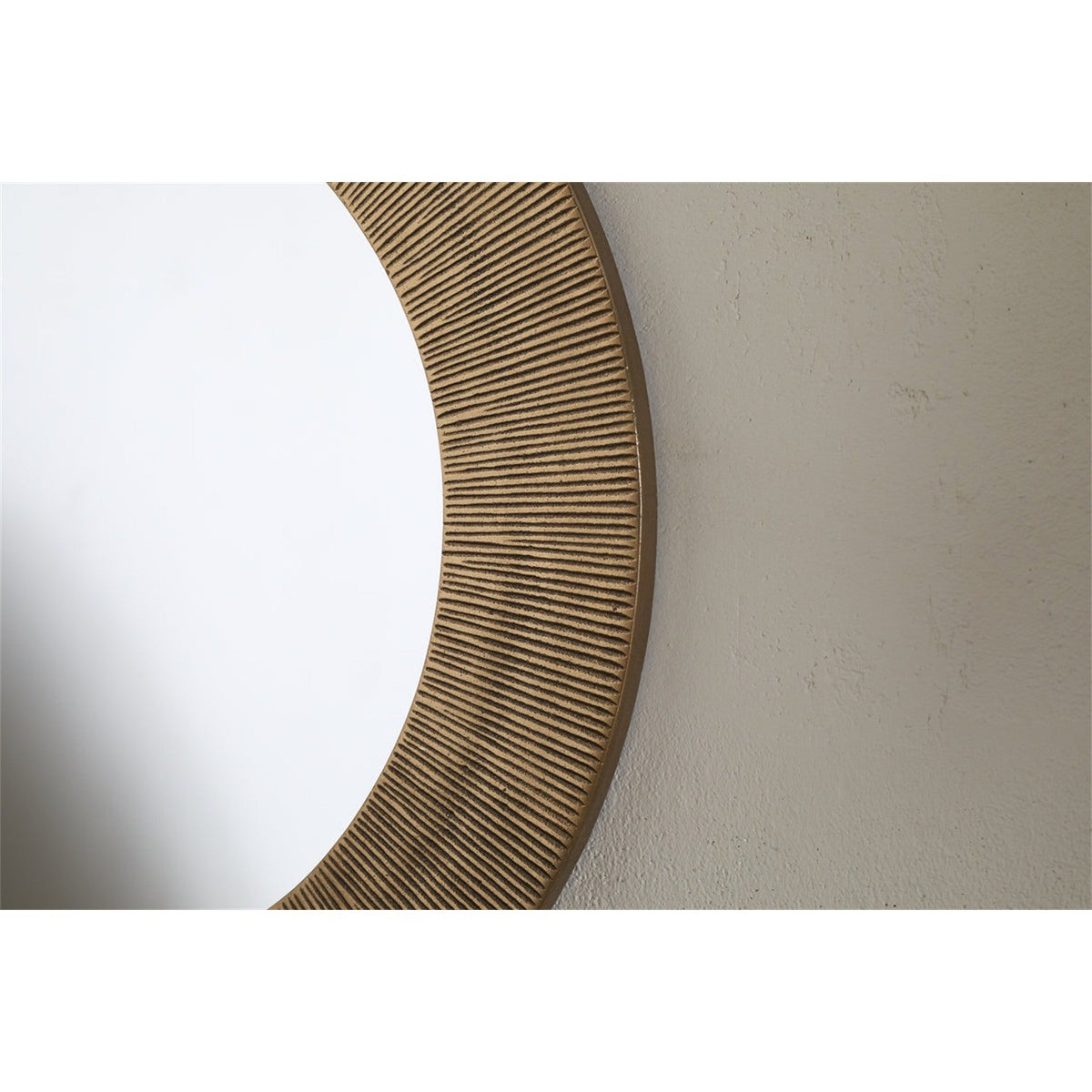 Putali Etched Round Wall Mirror - Antique Brass