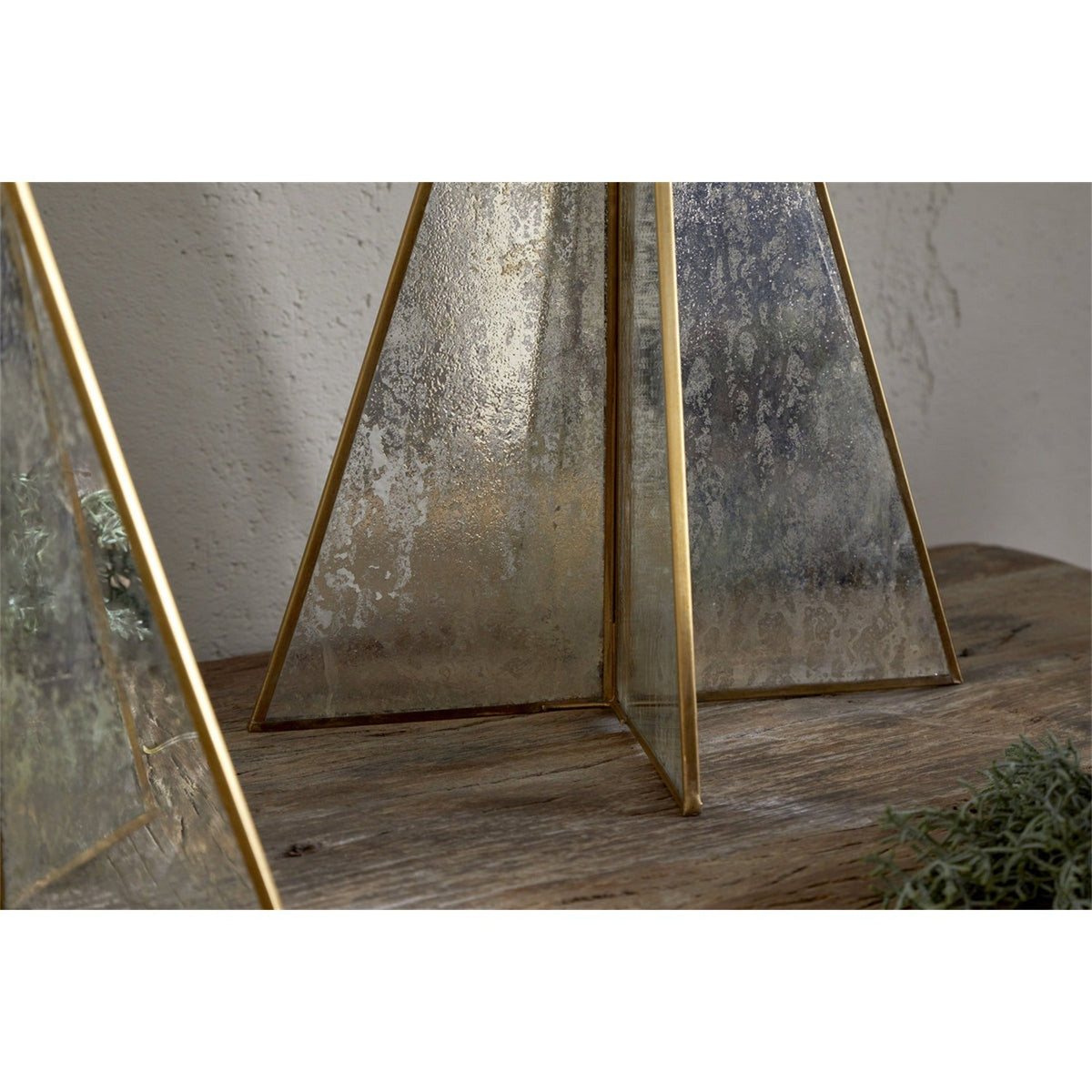 Gacha Small Standing Glass Christmas Tree - Antique Brass