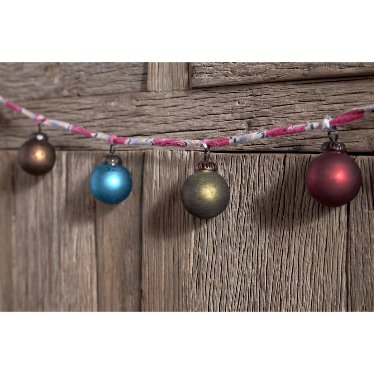 Oko 150cm Bauble Garland - Mixed Matt