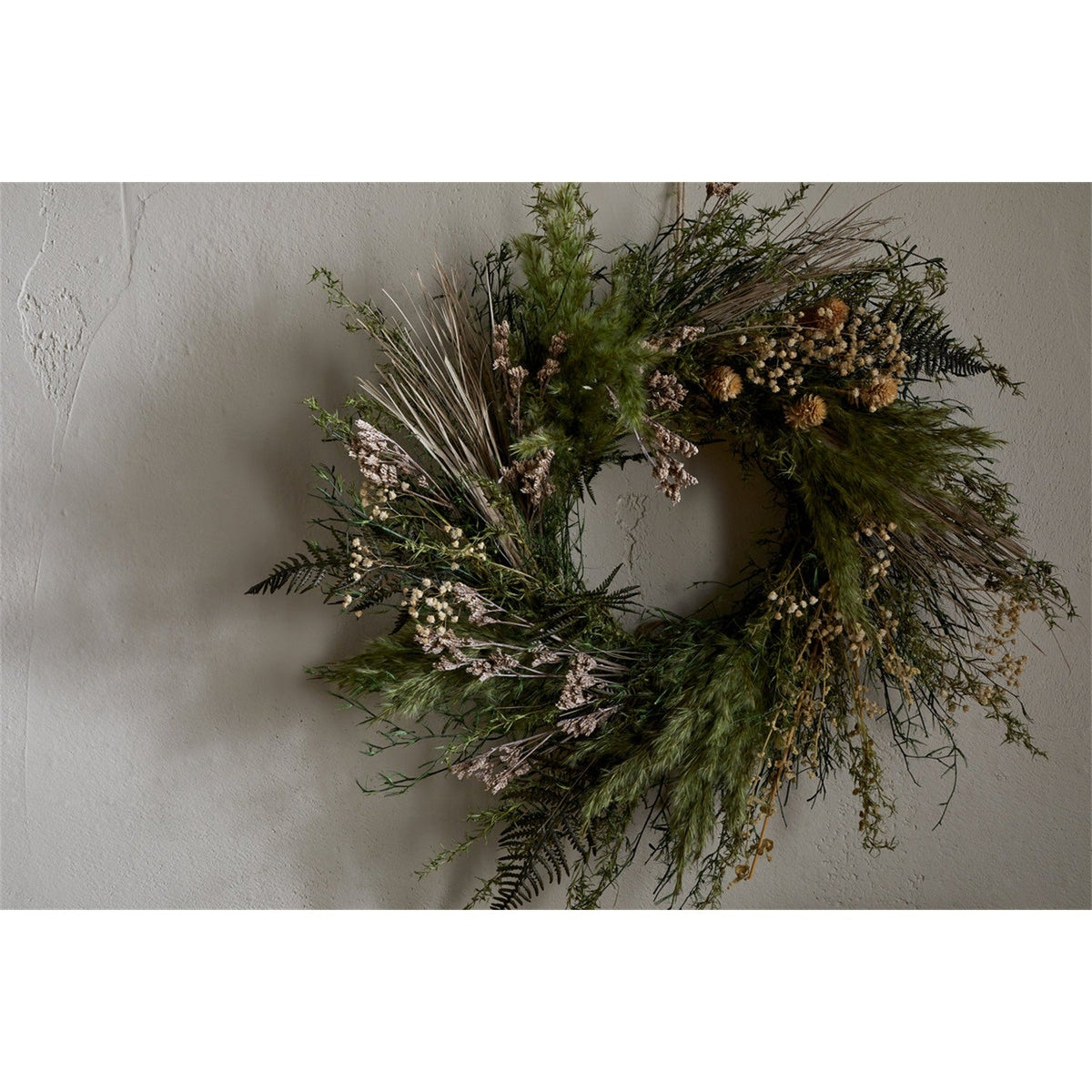 Taraji Preserved Christmas Wreath - Natural & Moss