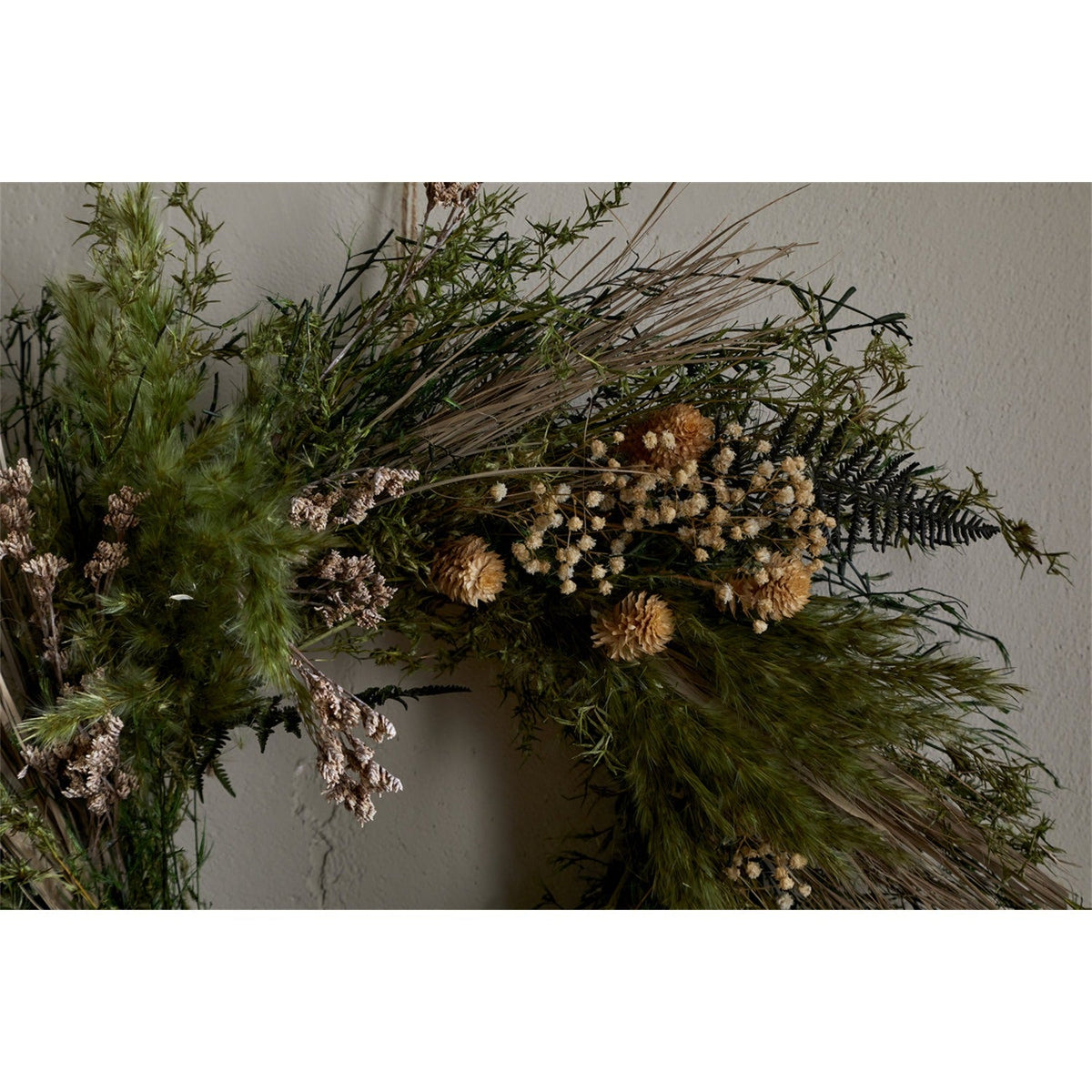 Taraji Preserved Christmas Wreath - Natural & Moss