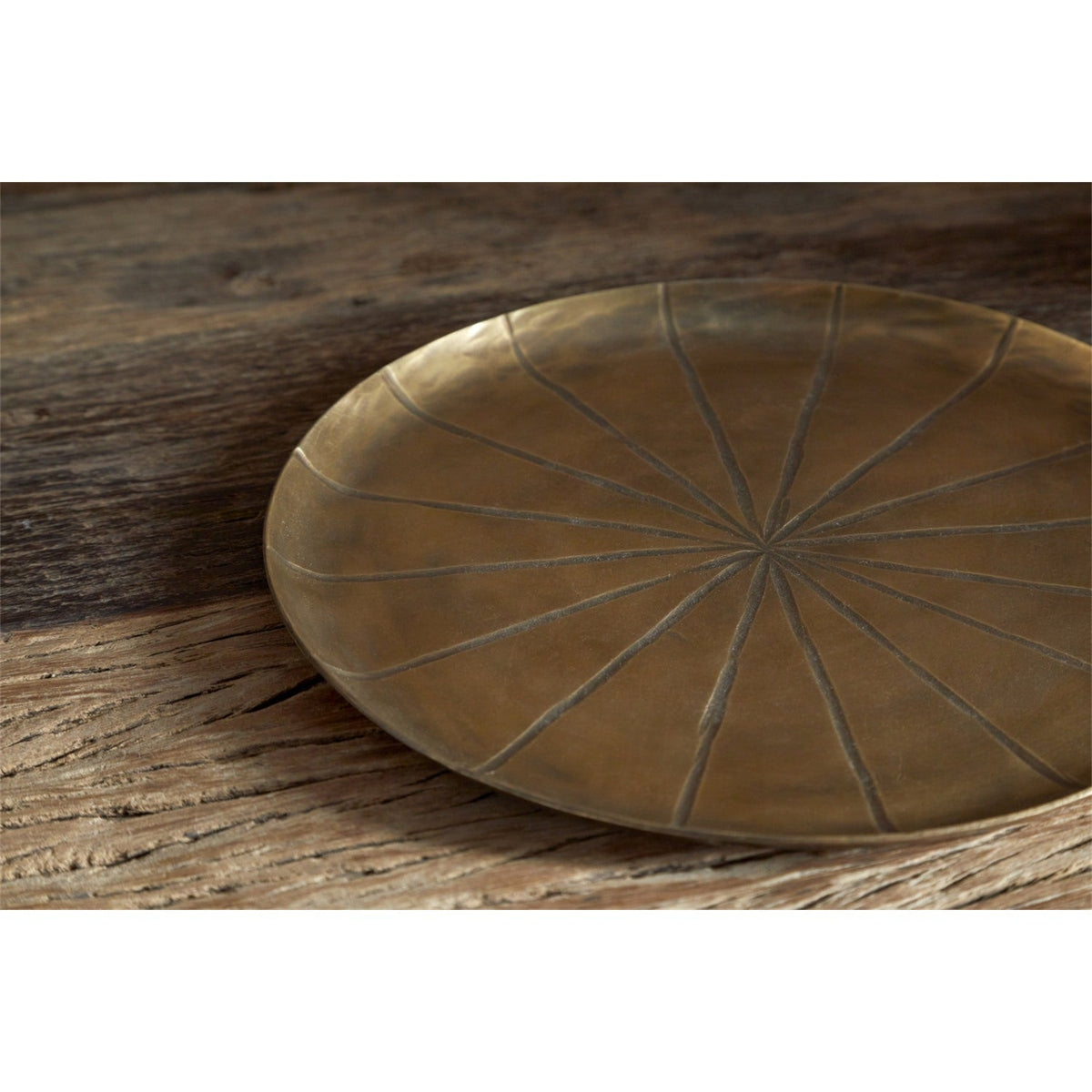 Amai Etched Round Tray - Brass