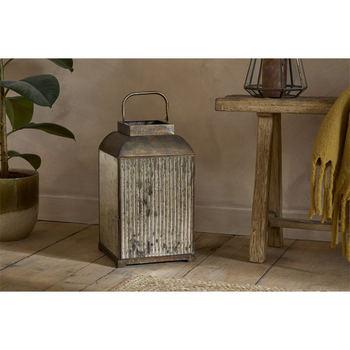 Ruala Ribbed Mercury Glass Lantern - Brass