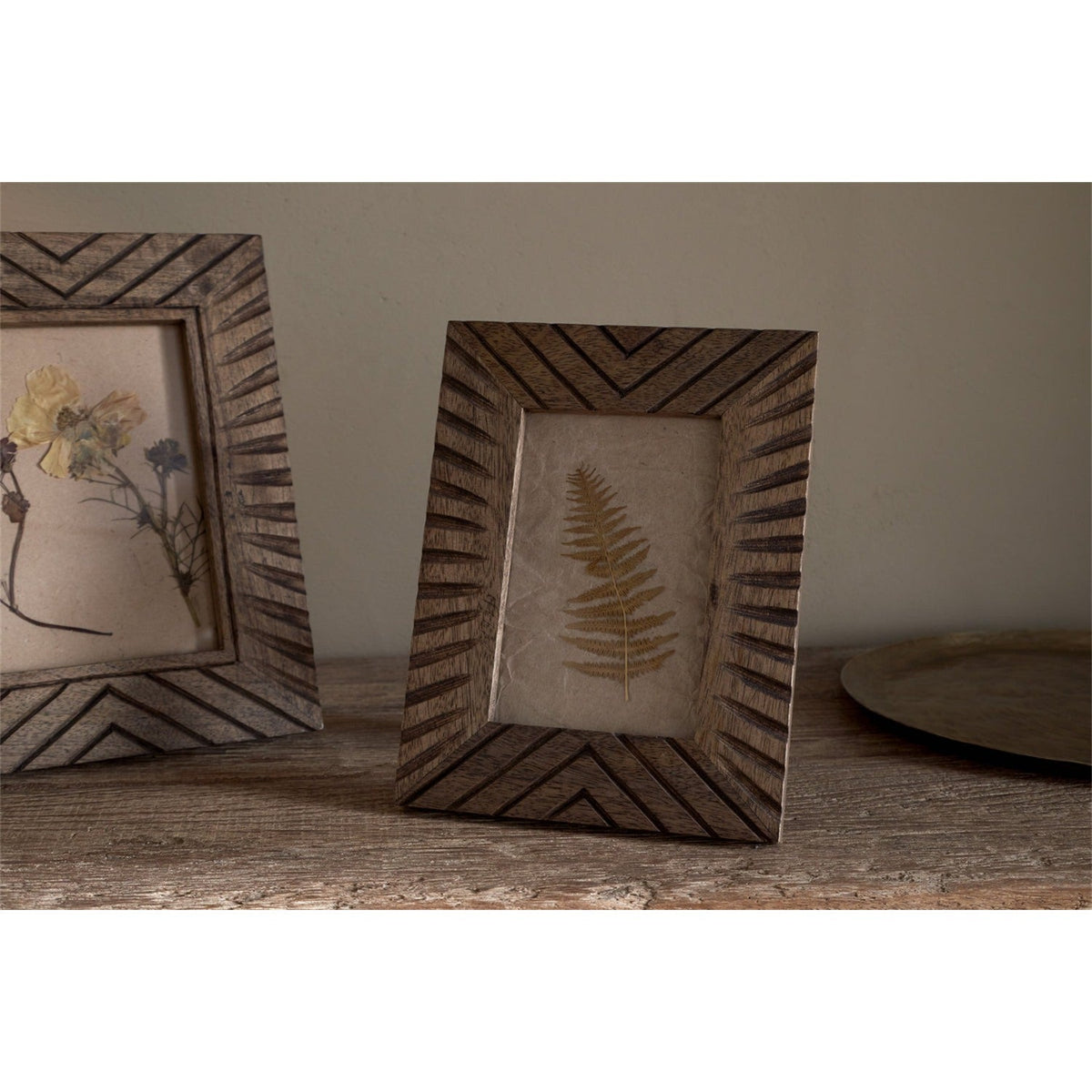 Janoni 4 x 6 Carved Mango Wood Photo Frame - Natural
