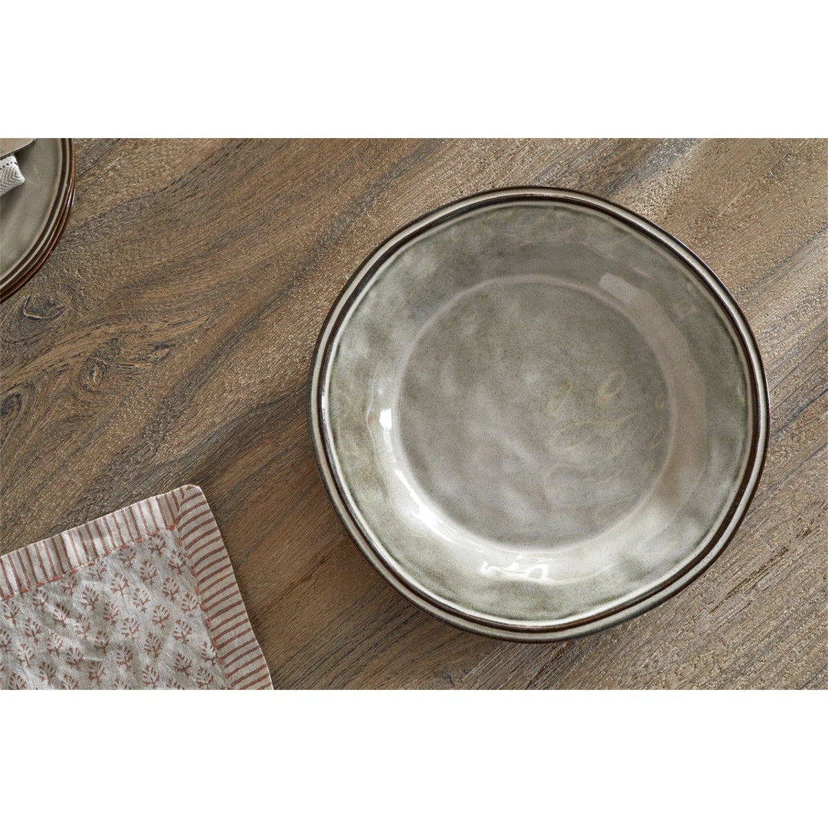 Pedra Dinner Plate - Pewter
