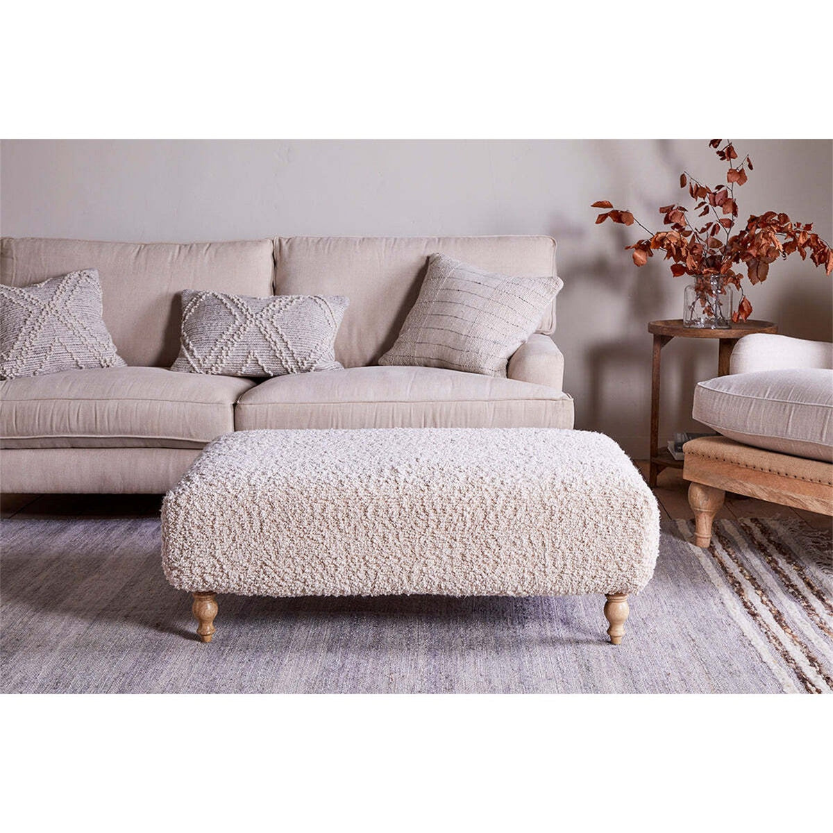Otas Teddy Boucle Ottoman - Off White