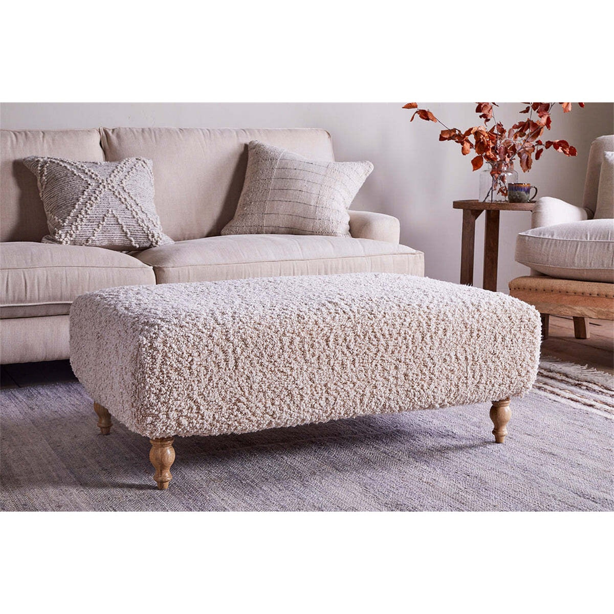 Otas Teddy Boucle Ottoman - Off White