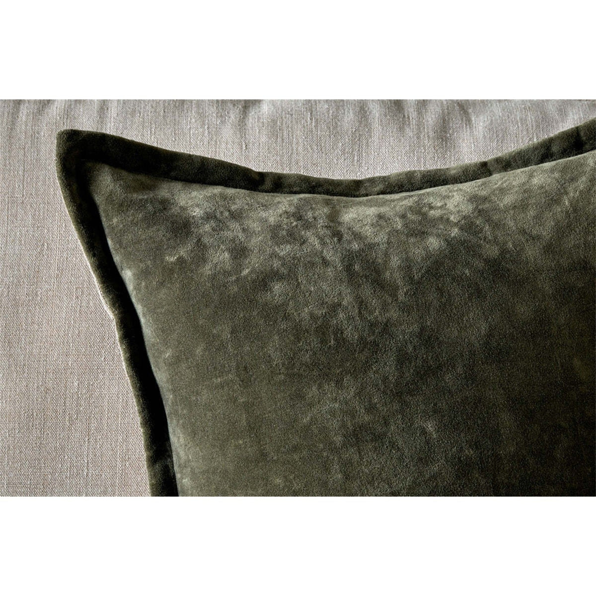 Pilani 50 x 50cm Velvet & Linen Cushion Cover - Moss