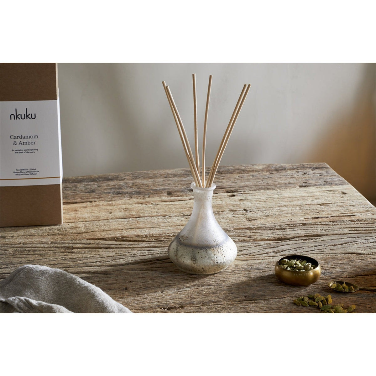 Cardamom & Amber 200ml Reed Diffuser - Aged Smoke