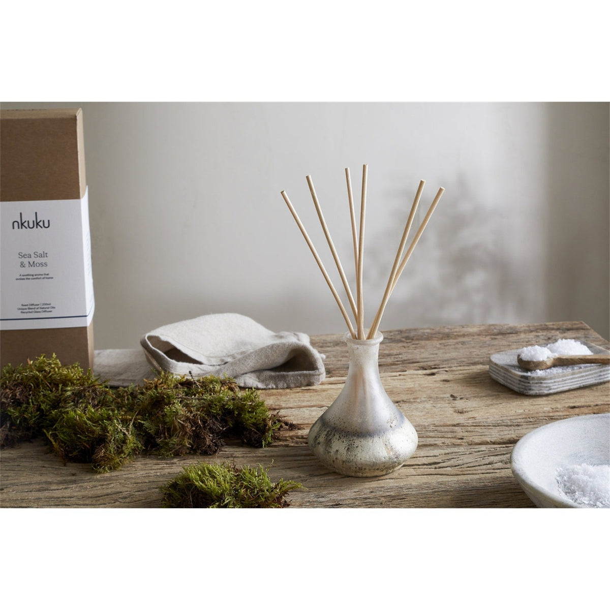 Sea Salt & Moss 200ml Reed Diffuser - Aged Smoke