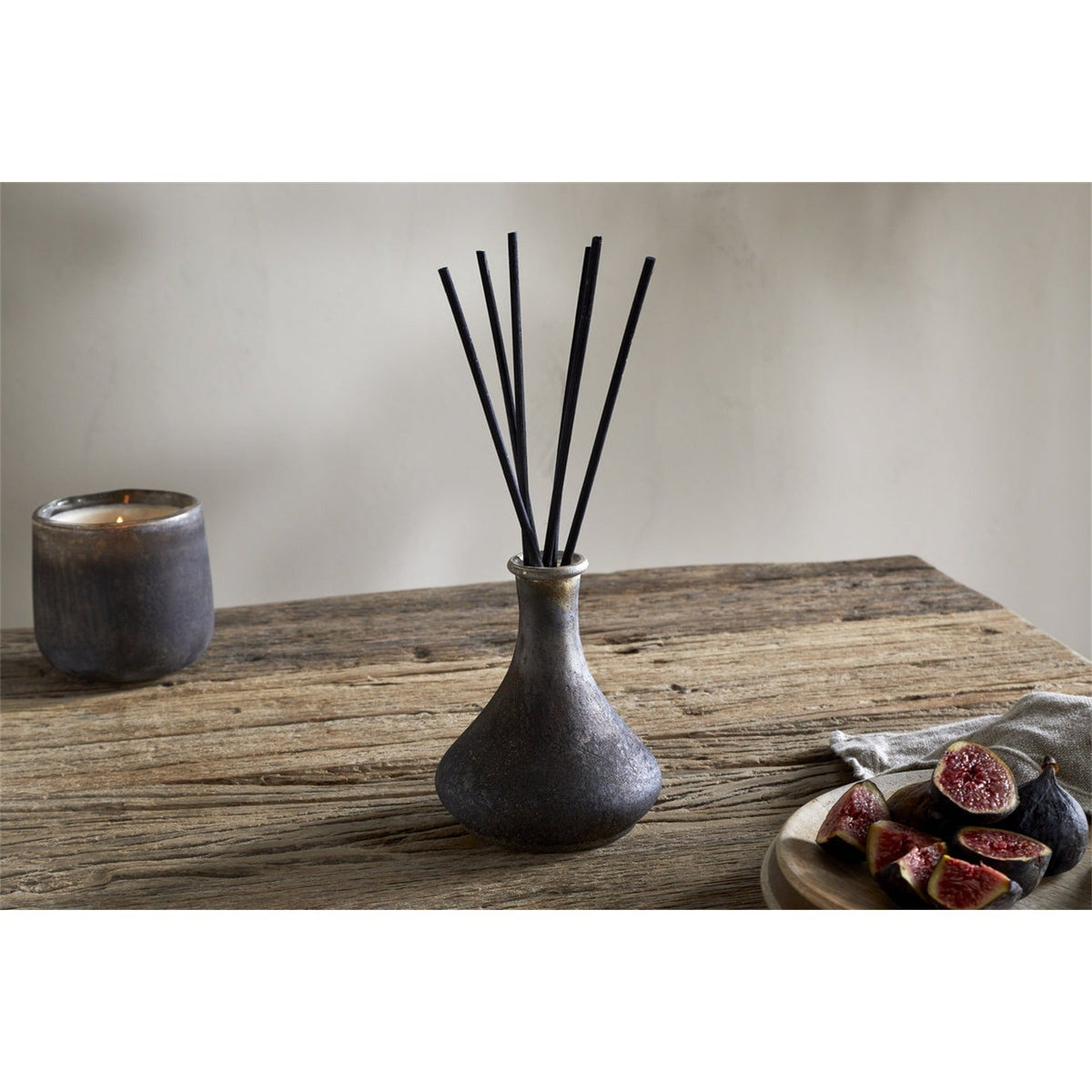 Cedarwood & Fig 200ml Reed Diffuser - Frosted Black