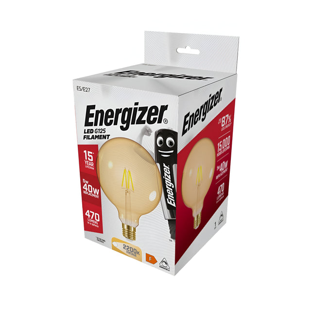 Packaging of an Energizer 5W G125 dimmable LED globe gold filament bulb. This energy-efficient bulb combines a warm white, classic design. It uses 5W to replace a traditional 40W bulb while emitting 470 lumens at a color temperature of 2200K, and it offers an impressive lifespan of 15,000 hours. This choice is classified as energy class F.