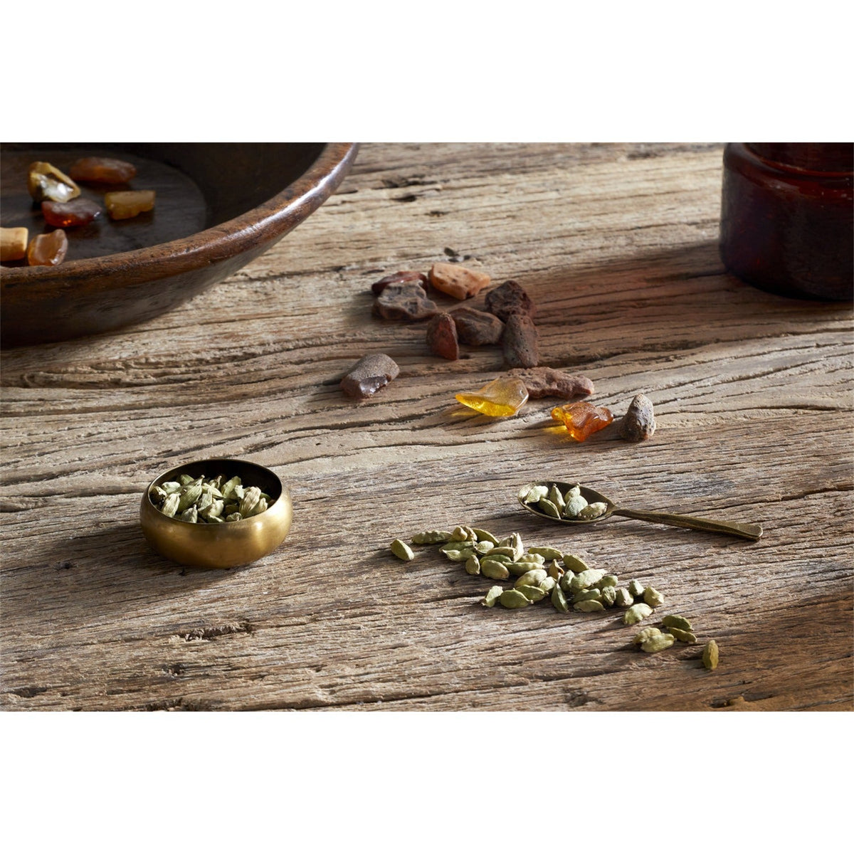 Cardamom & Amber 1 Wick Scented Candle - Aged Smoke