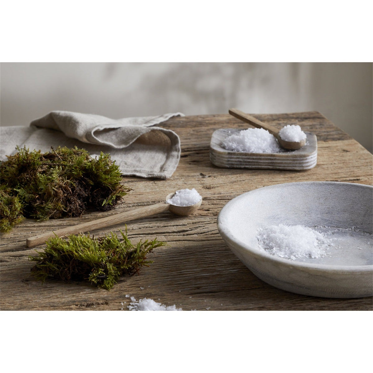 Sea Salt & Moss 3 Wick Scented Candle - Aged Smoke