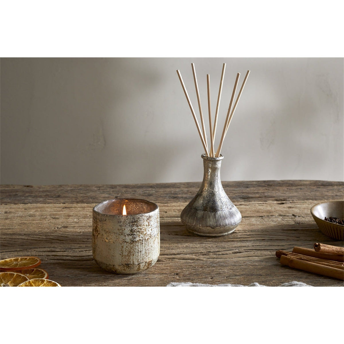 Mandarin & Clove 1 Wick Scented Candle - Antique Gold
