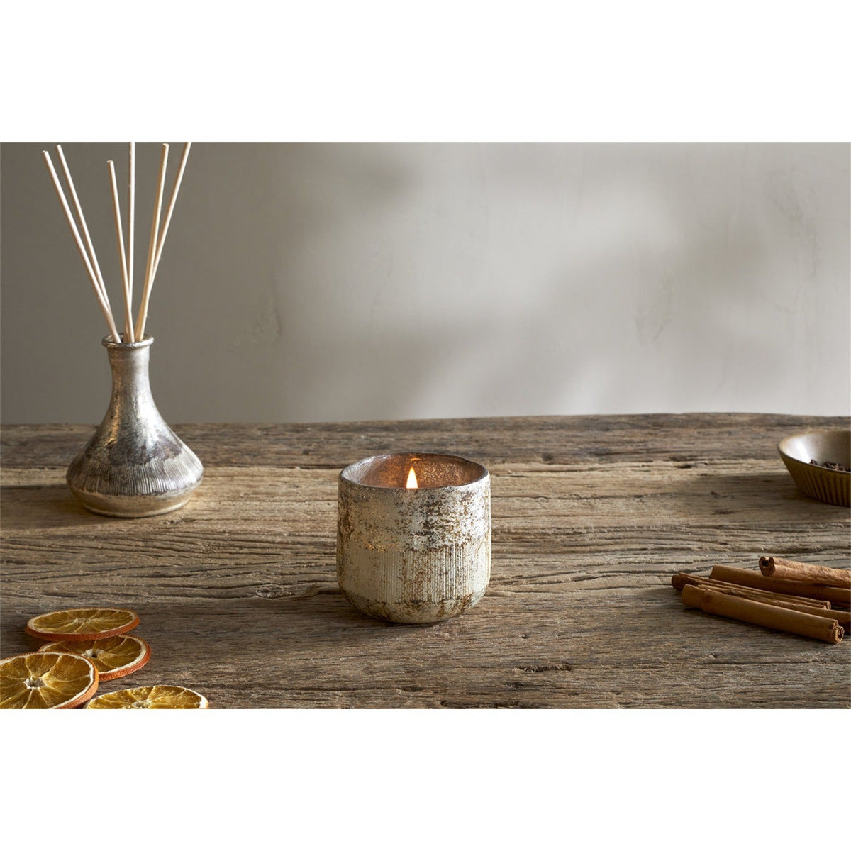Mandarin & Clove 1 Wick Scented Candle - Antique Gold