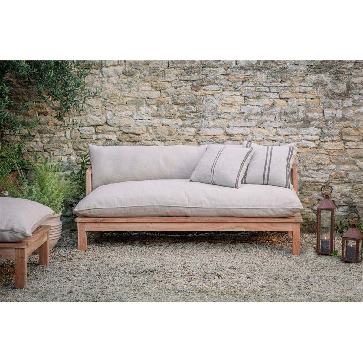 Sadhi Acacia Wood Garden Sofa - Natural