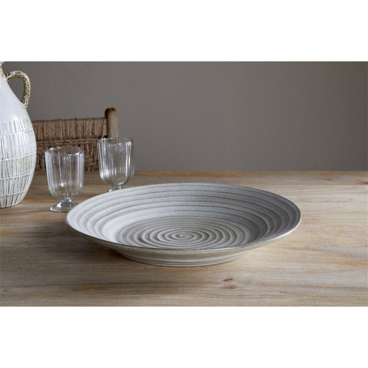 Valinha Earthenware Round Serving Platter - Grey