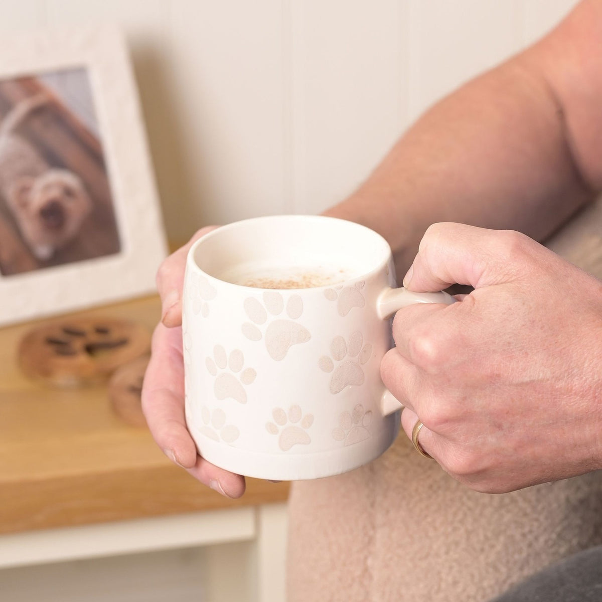 Paw Prints Stoneware Mug with Beige Handle 400ml - White