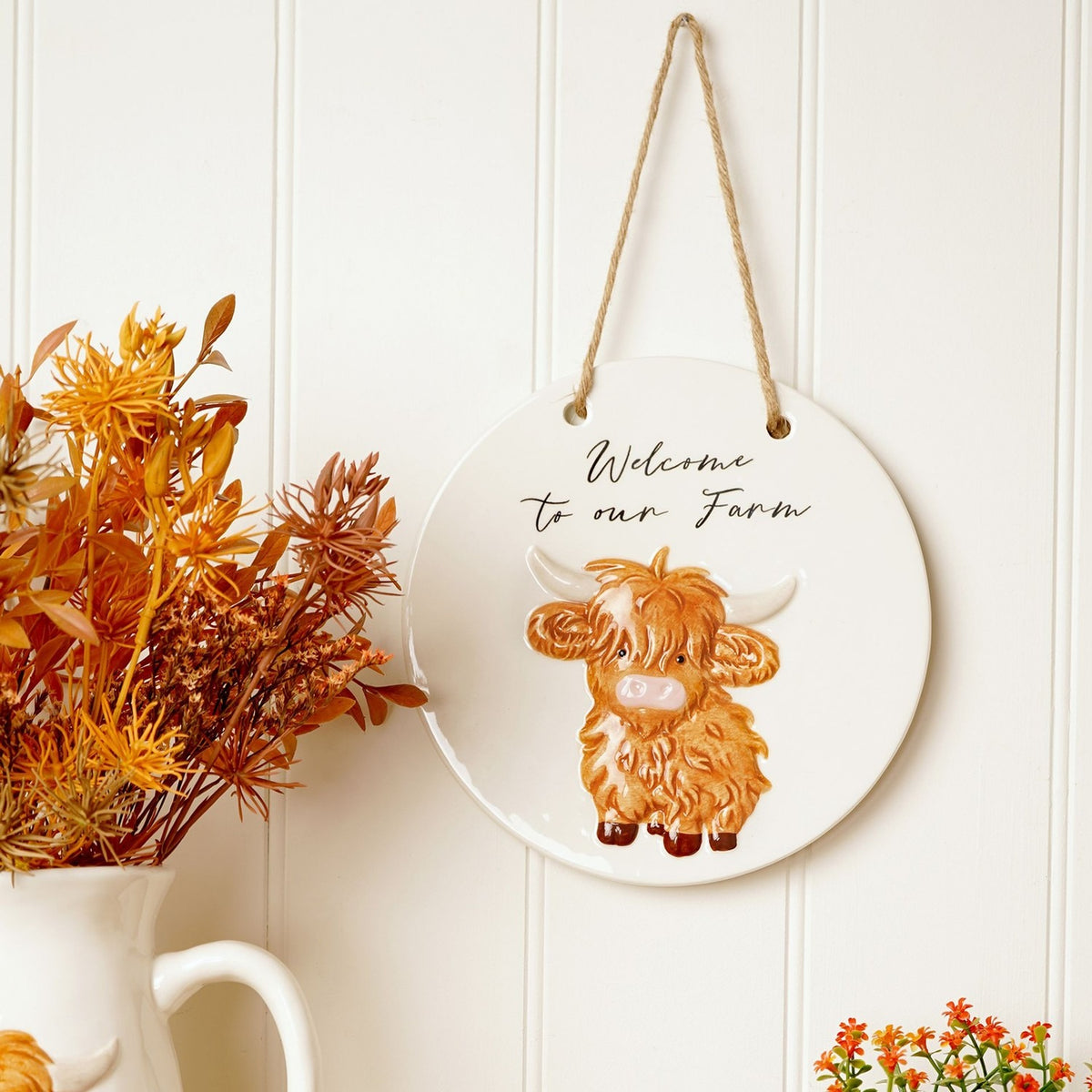 "Welcome to Our Farm" Highland Cow Round Ceramic Plaque - White