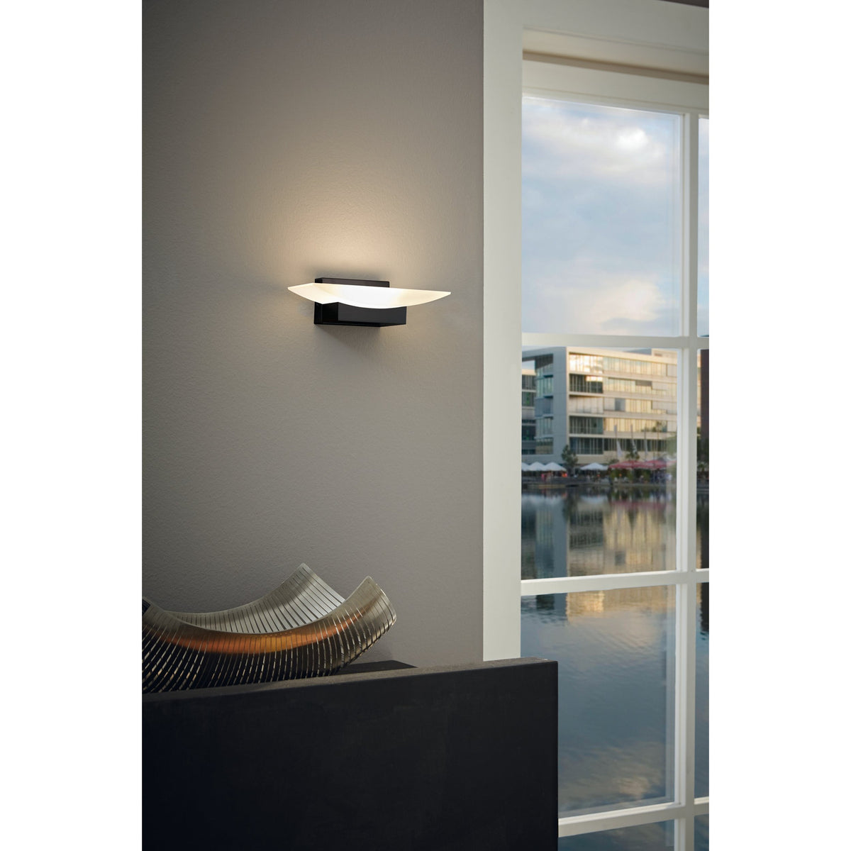 Fesessa LED Wall Light - Black