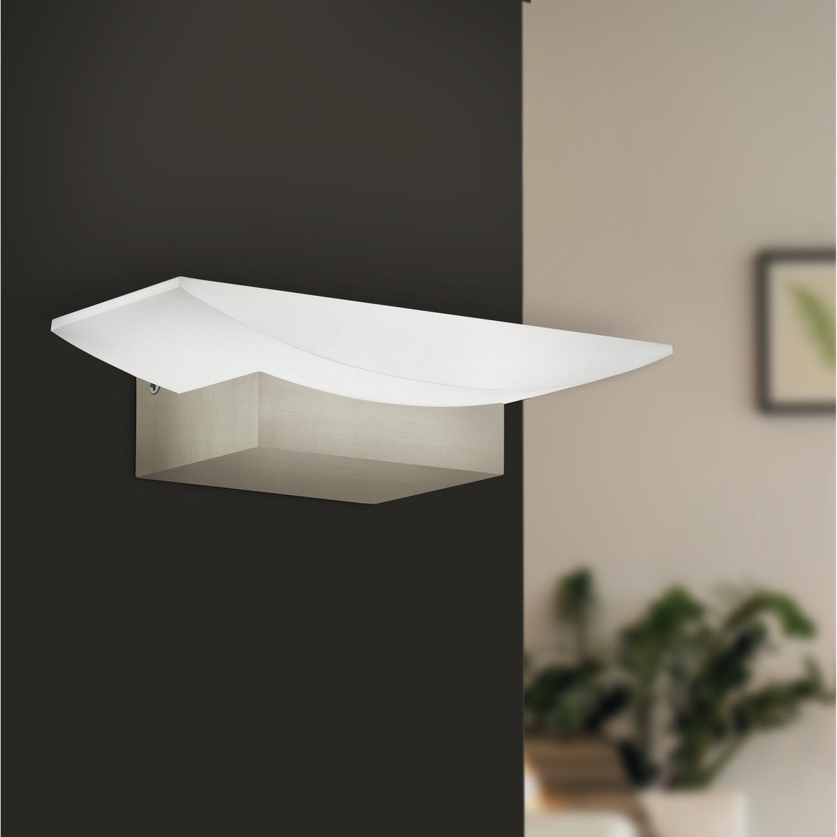 Fesessa LED Wall Light - Satin Nickel