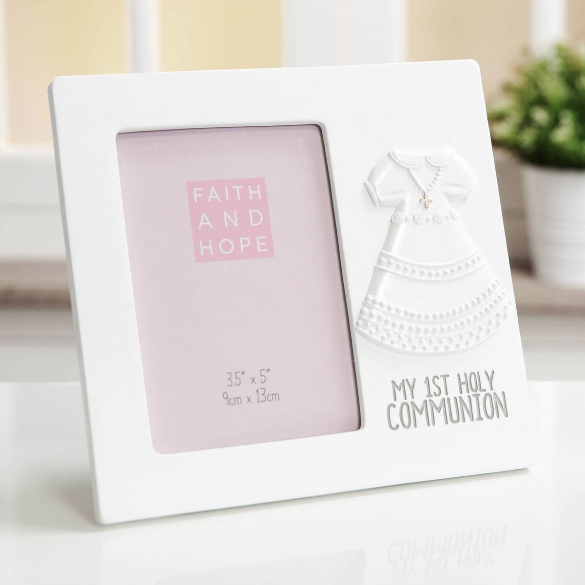 Holy Communion Dress Resin Photo Frame 5 x 3.5in - White
