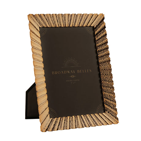 Fluted Textured Metal Photo Frame with Stand 7 x 5in - Gold