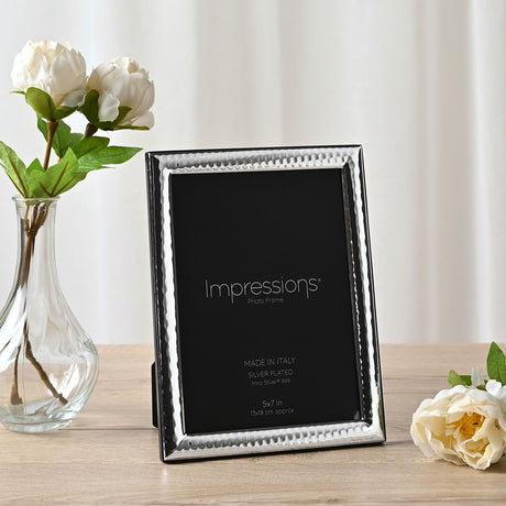 999 Silverplated Narrow Hammered Photo Frame 7 x 5in - Silver