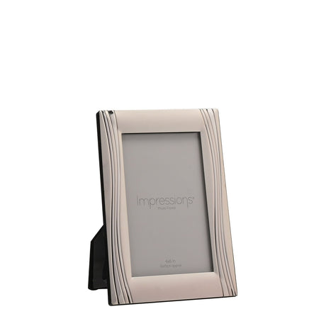Shiny Wavy Satin Silverplated Photo Frame 6 x 4in - Silver
