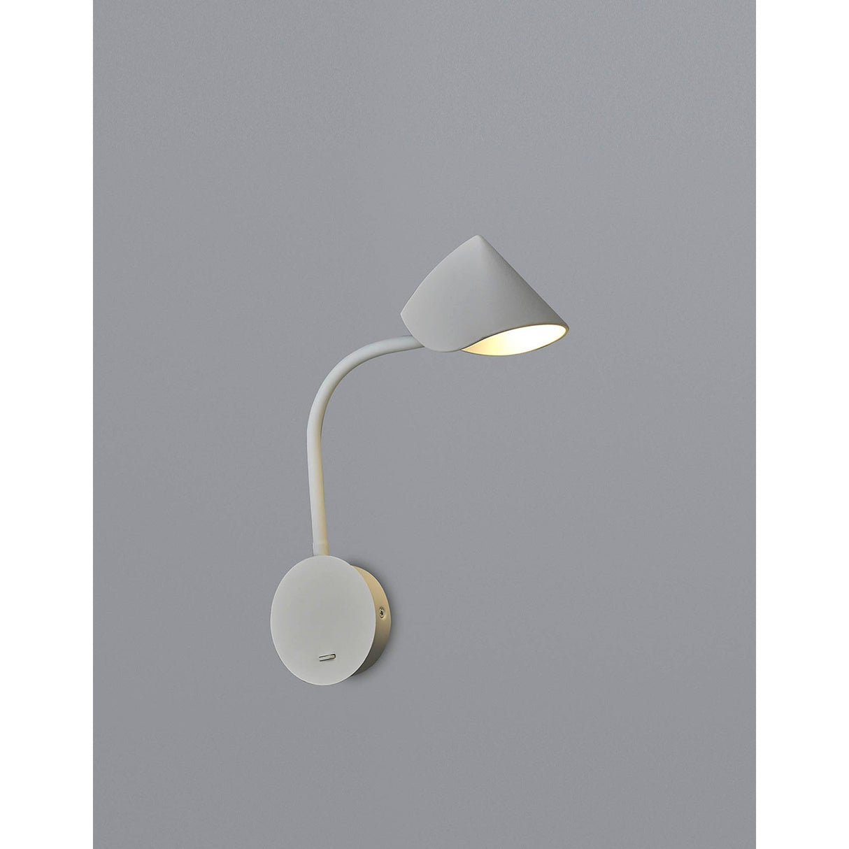 Goa LED Wall Light With Switch 7W 3000K - White