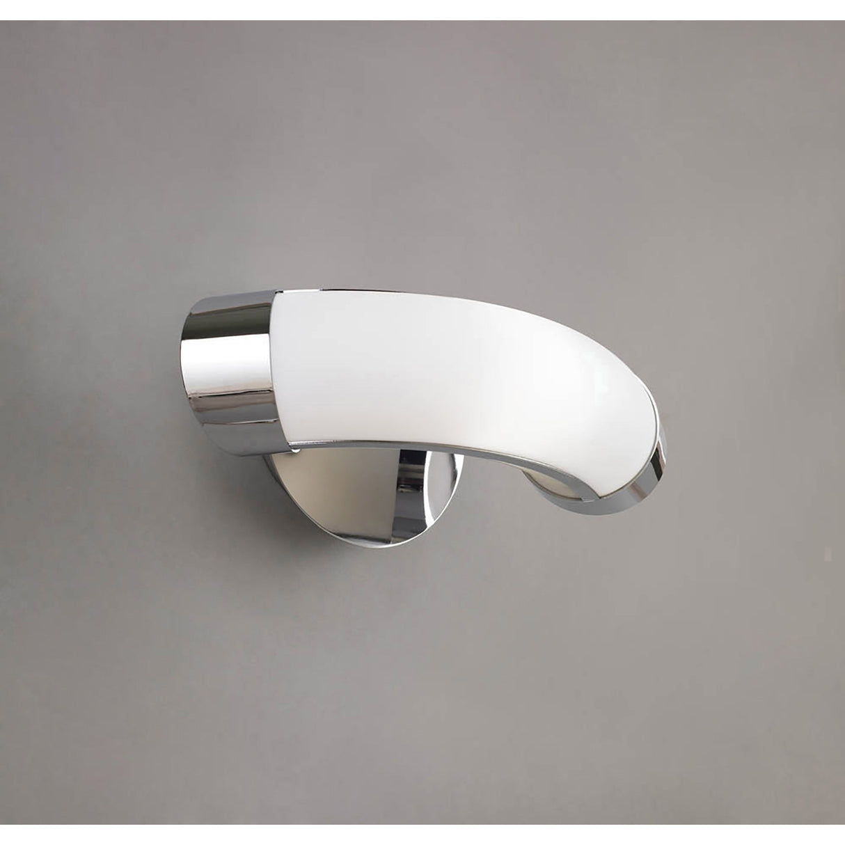 Guss 1 Light Wall Light With Switch - Polished Chrome