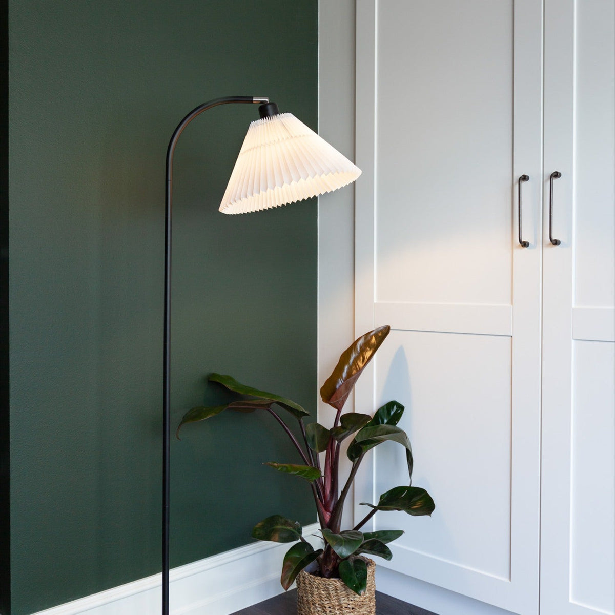Medina Floor Lamp - White & Black