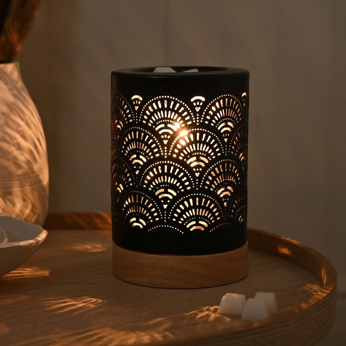 Fan Lace Aroma Ceramic Table Lamp with Melt Dish - Black