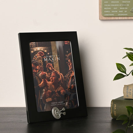 Darts Emblem Metal Photo Frame 6 x 4in - Black & Silver