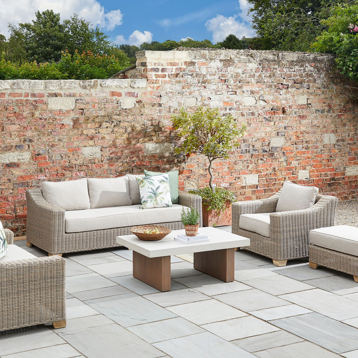 Metal Outdoor Armchair – Beige