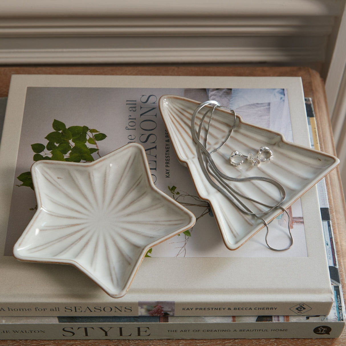 Medium Ceramic Star Dish – White