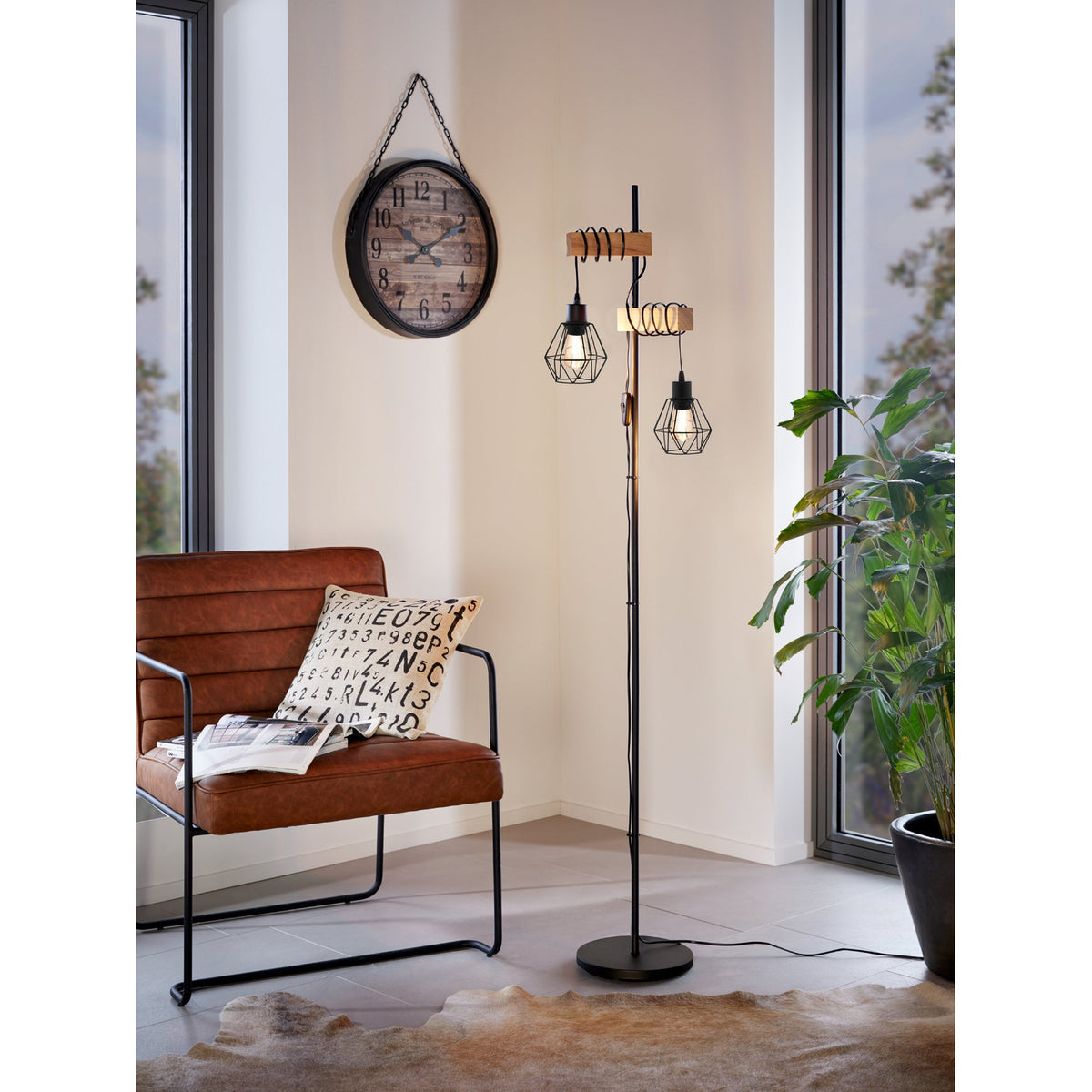 Hosmane Floor Lamp - Black