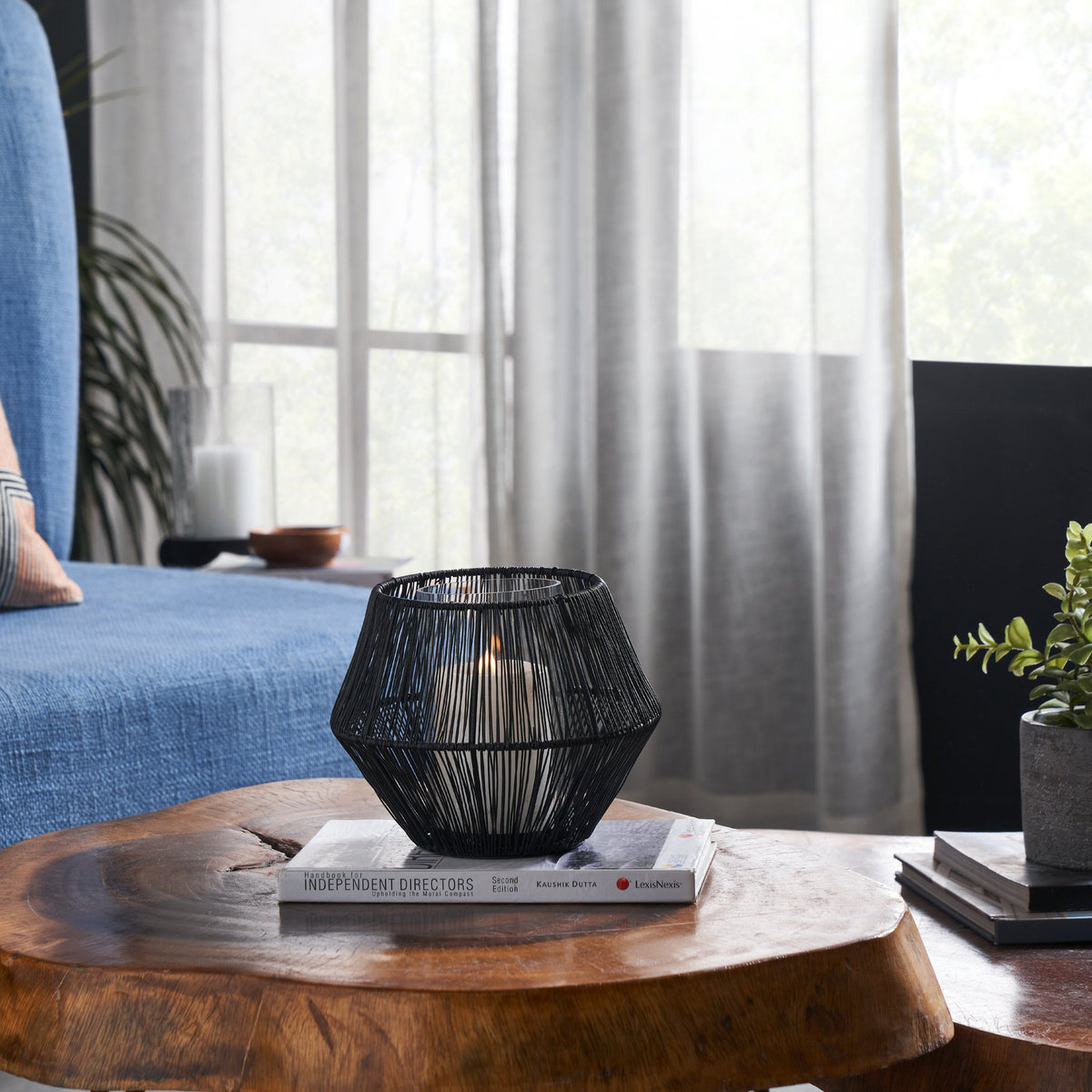 Iligan Metal Candle Holder - Black