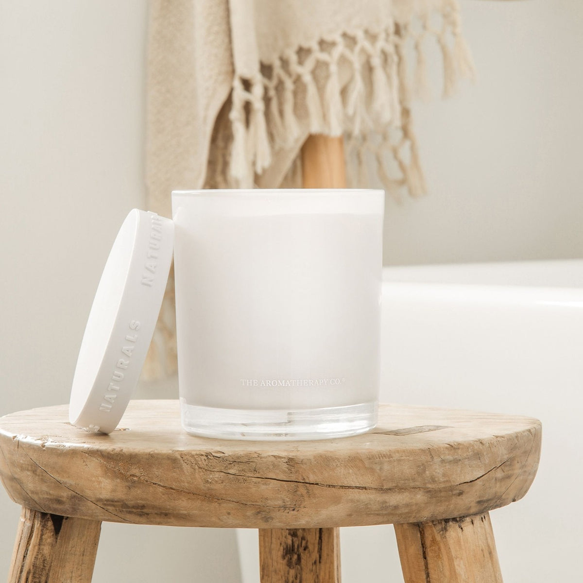Rose Jasmine & Oud Scented Candle with Lid 400g - White