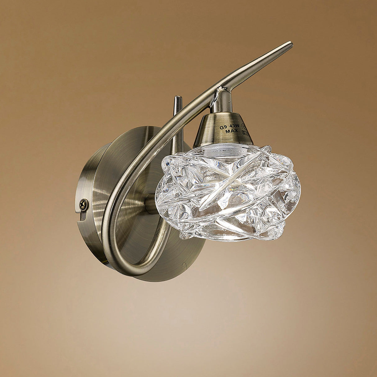 Maremagnum 1 Light Wall Light With Switch - Brass