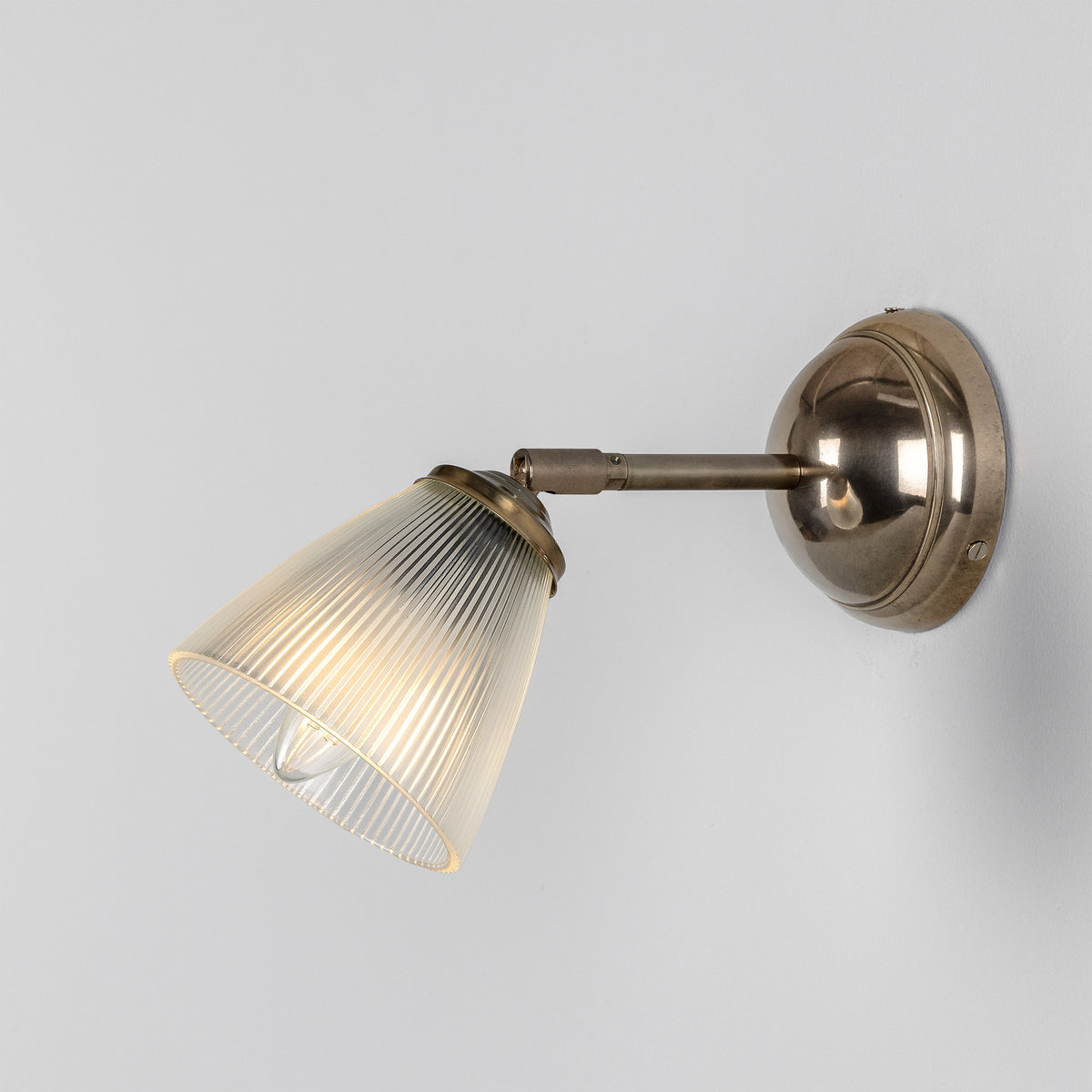Mirovel Art Deco Ribbed Glass Wall Light