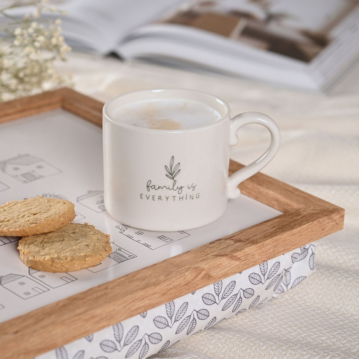 Family Is Everything Leaf Glazed Stoneware Mug 290ml - White